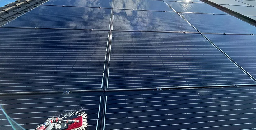 Zonnepaneel reiniging